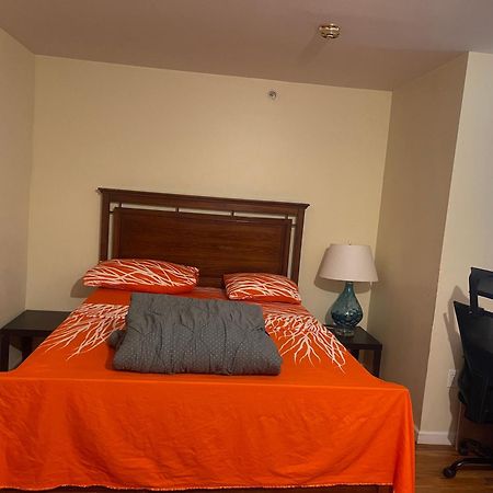 Peculiar D At 62 1St Street Apartment Newark Luaran gambar